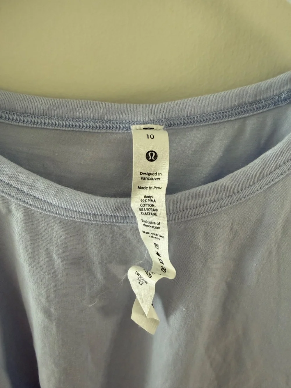 Lululemon Women’s Light Blue Twist Front Pima Cotton Short Sleeve Top Size 10